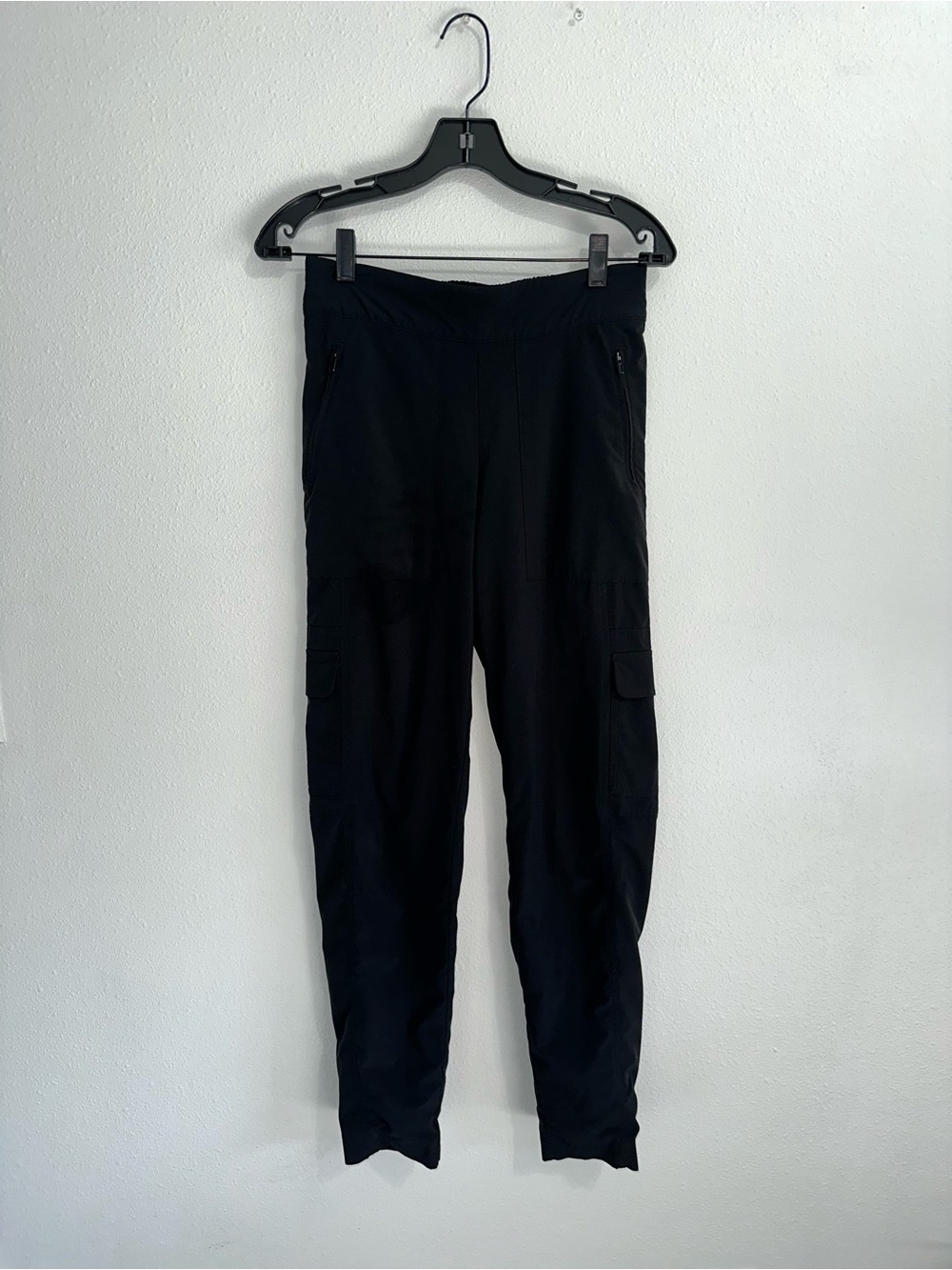Athleta Black Women’s Fleece Lined Cargo Joggers Size 4T